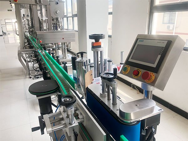 全自動(dòng)果醬灌裝生產(chǎn)線設(shè)備精確定量、全自動(dòng)灌裝(圖1)